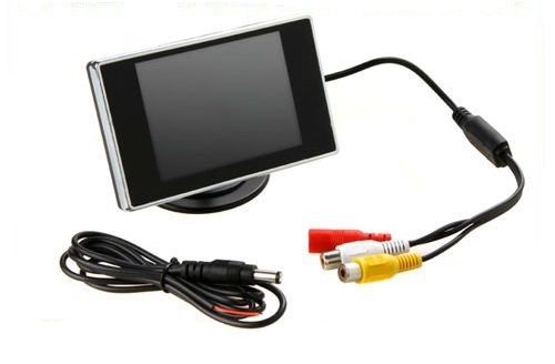 Automobilis su lcd monitoriumi